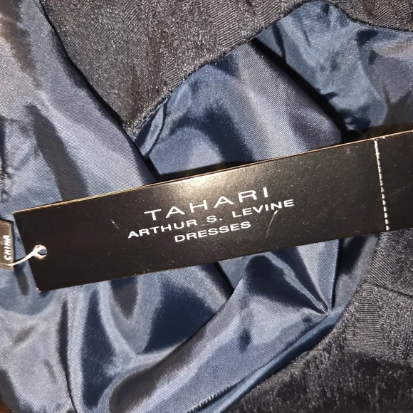 Tahari Arthur S Levine NWT Elegant Black Sleeveless Dress Pleated Skirt - Picture 10 of 10